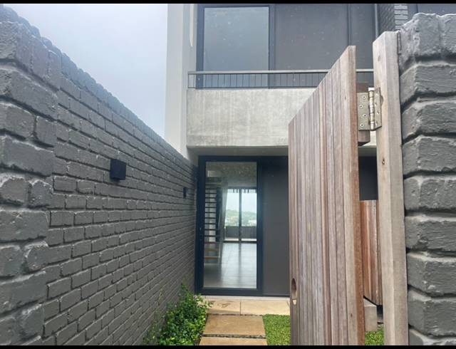2 BEDROOM TOWNHOUSE FOR SALE IN SHEFFIELD BEACH